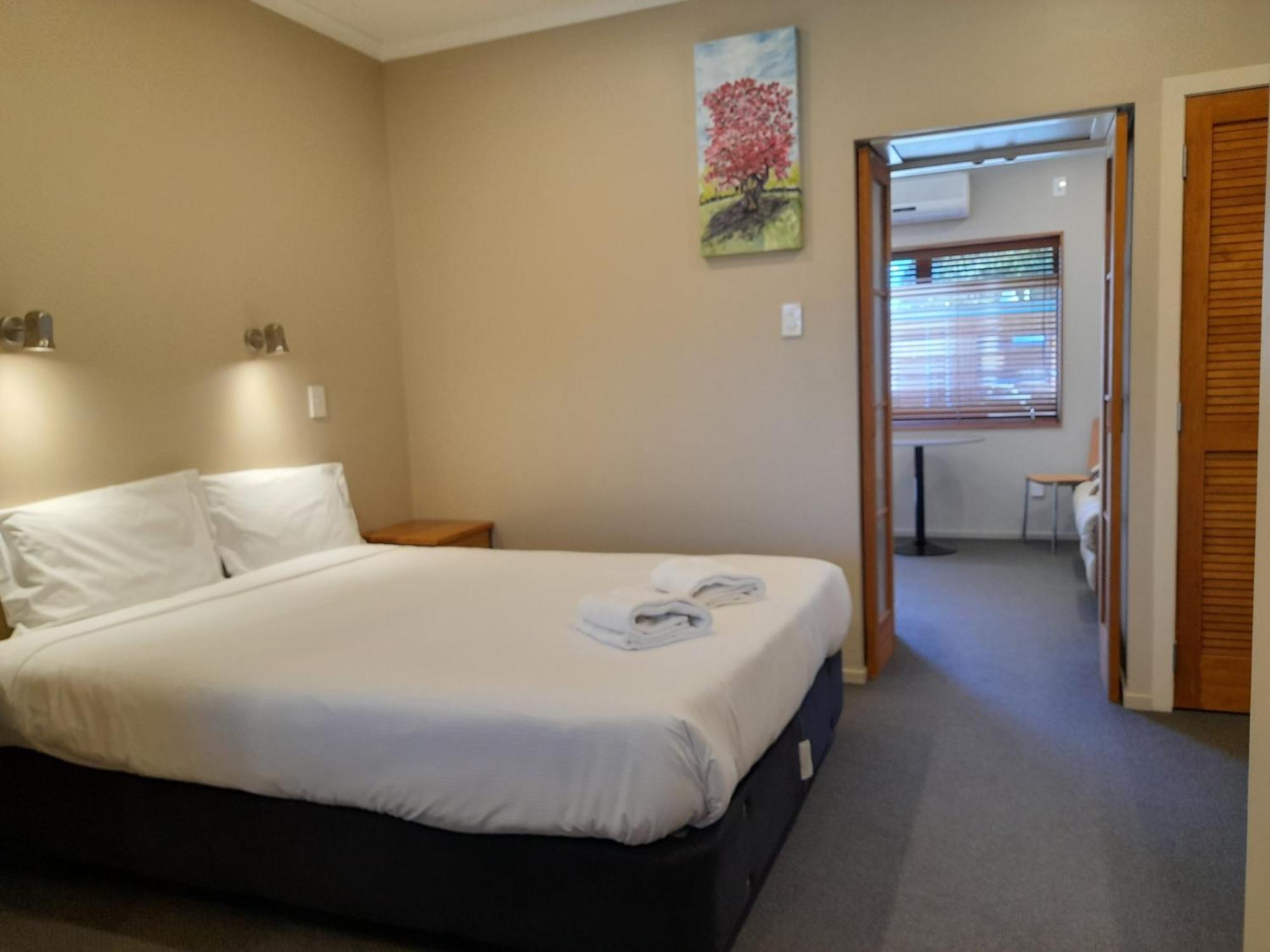 Tongariro Junction Accommodation Turangi Exterior photo